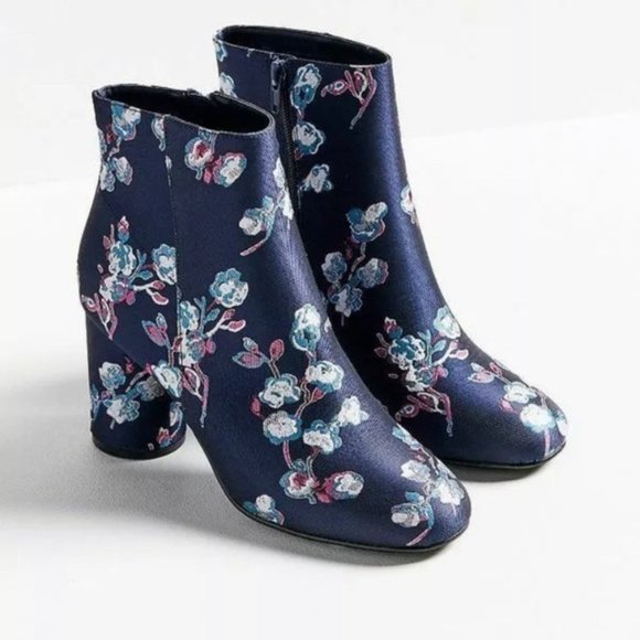 Urban Outfitters Flower Embroidered Ankle boots - Picture 1 of 5